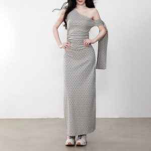 Yuzhi high-end gray off-shoulder dress with pleated waist slim temperament slanted shoulder knitted long skirt summer