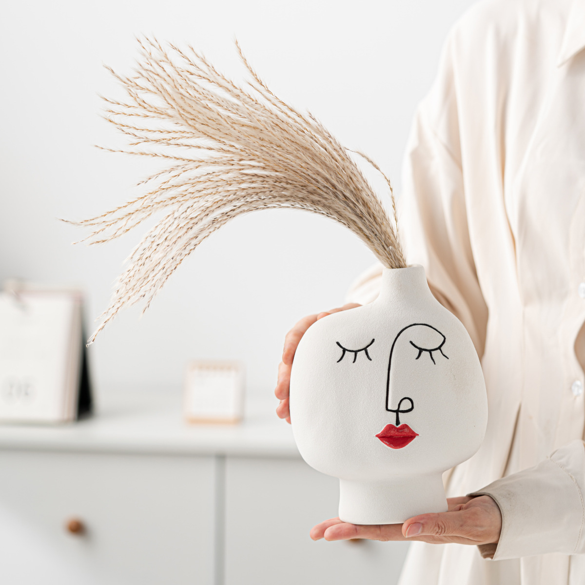 Simple white ceramic vase human face ornament crafts living room home crafts