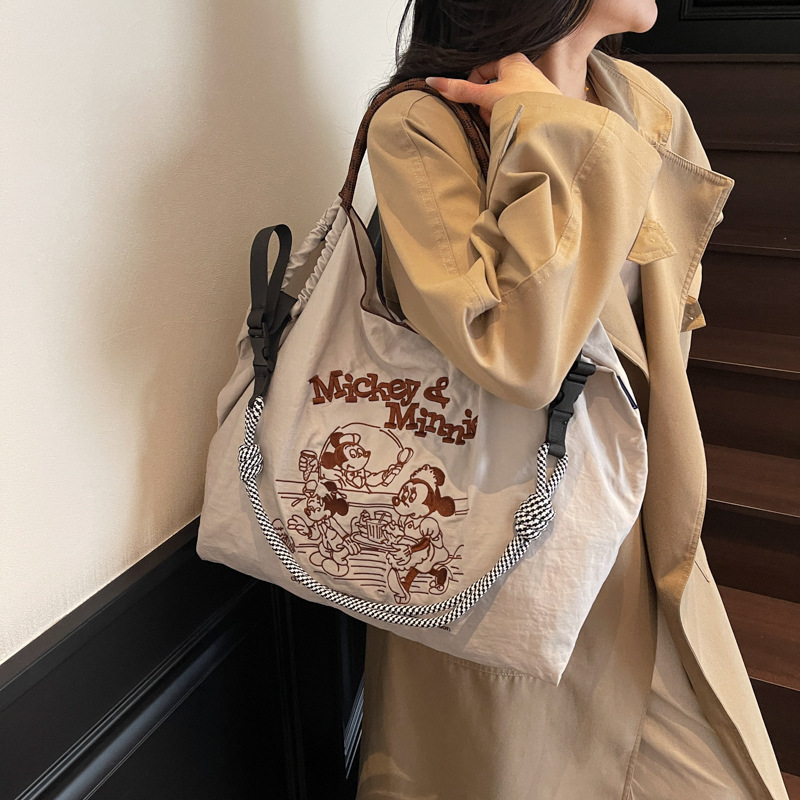 Casual literary canvas bag fashionable cartoon embroidered handbag large capacity Mickey shoulder bag women's bag