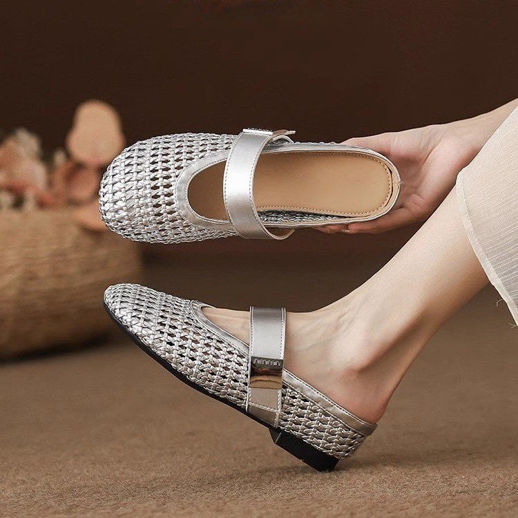 French hand-woven hollow sandals for women in summer one-strip breathable half-slippers for outdoor shoes
