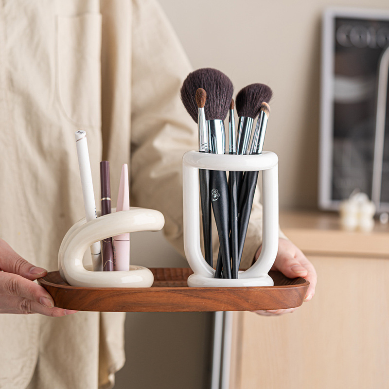 Special-shaped hollow ceramic simple storage rack high-end home ceramic craft ornaments